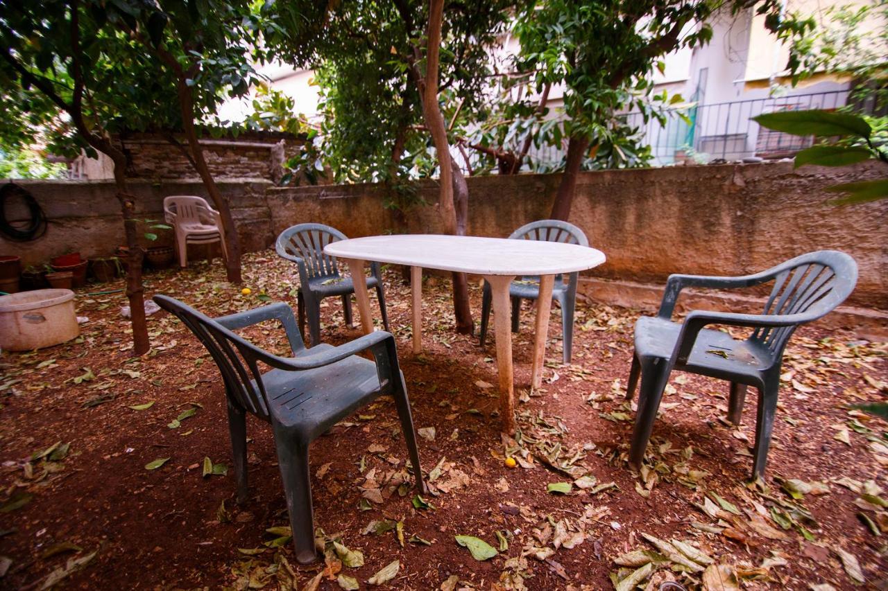 Birbili Youth Guest House 雅典 外观 照片