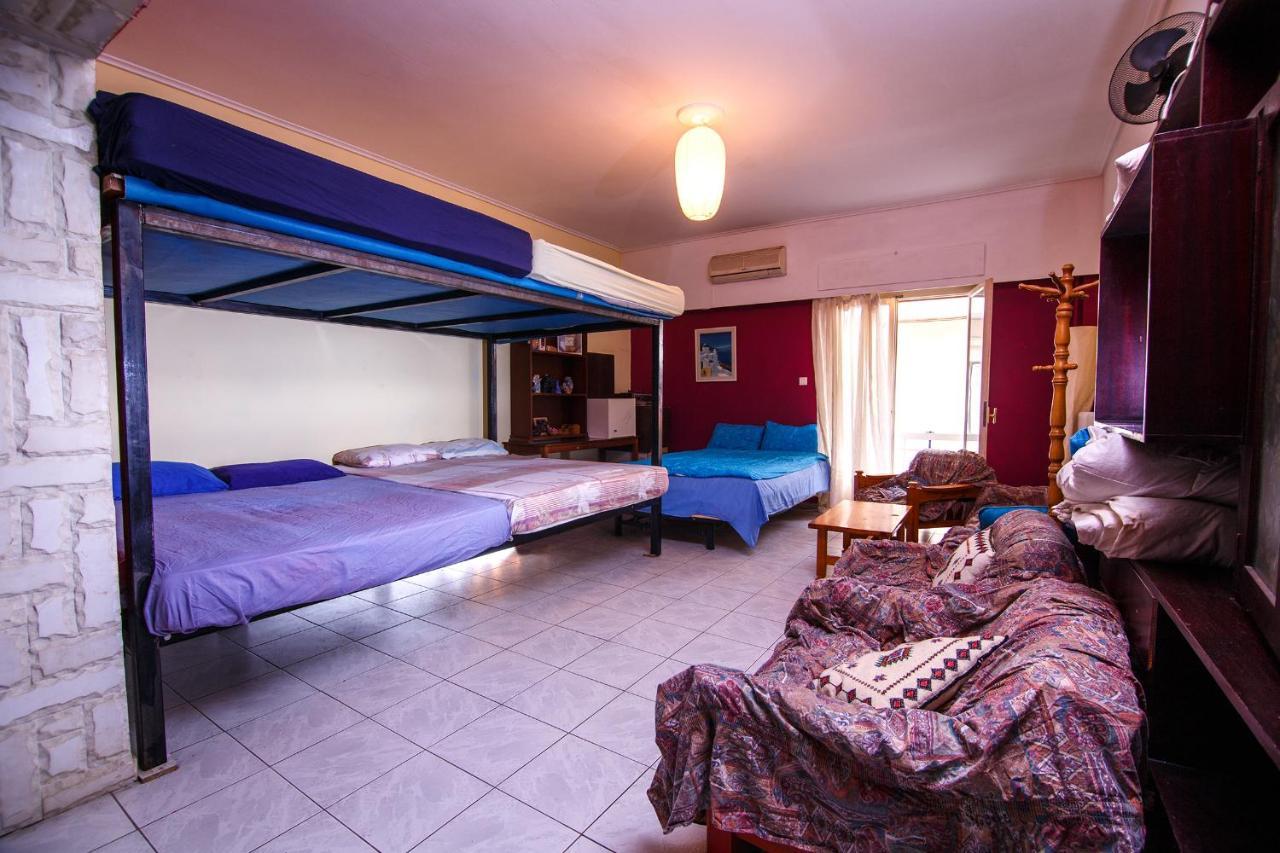 Birbili Youth Guest House 雅典 外观 照片